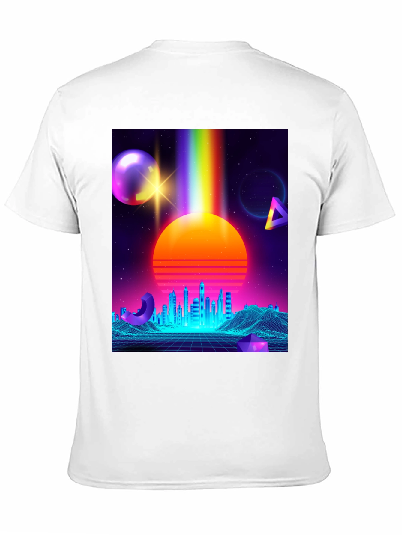 Retro Synthwave T-Shirt: 80s Neon Cityscape