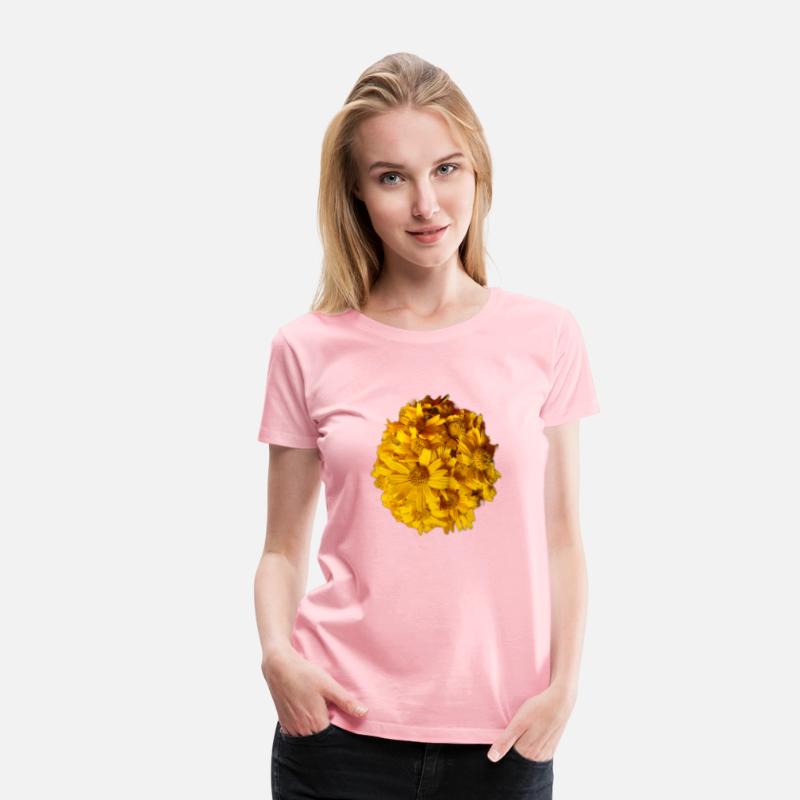 A bouquet of yellow flowers