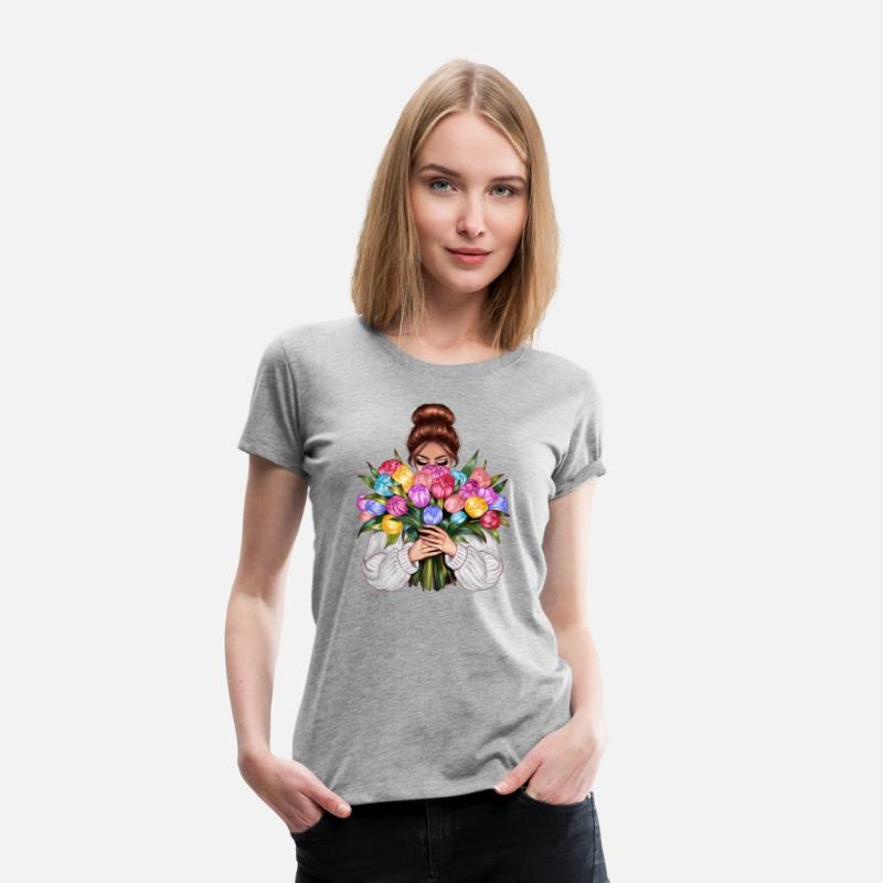 Auburn hair woman with a bouquet of flowers